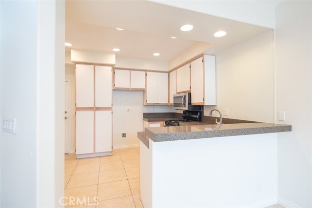 Detail Gallery Image 2 of 32 For 28411 Boulder, Lake Forest,  CA 92679 - 3 Beds | 3 Baths