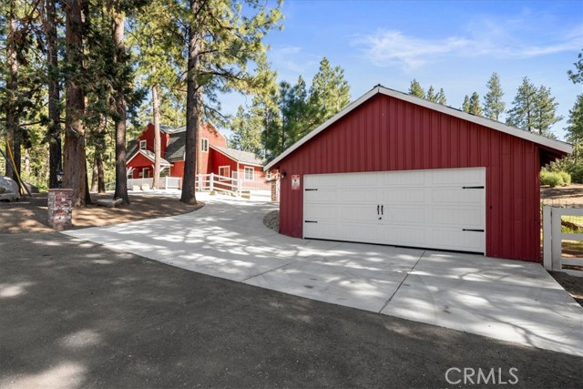 Detail Gallery Image 5 of 52 For 42425 Fox Farm Rd, Big Bear Lake,  CA 92315 - 2 Beds | 1 Baths