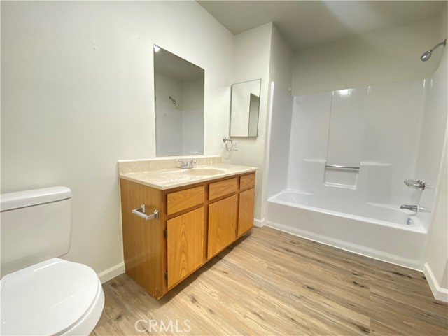 Image 7 of 8 For 1620 Euclid Avenue D-15