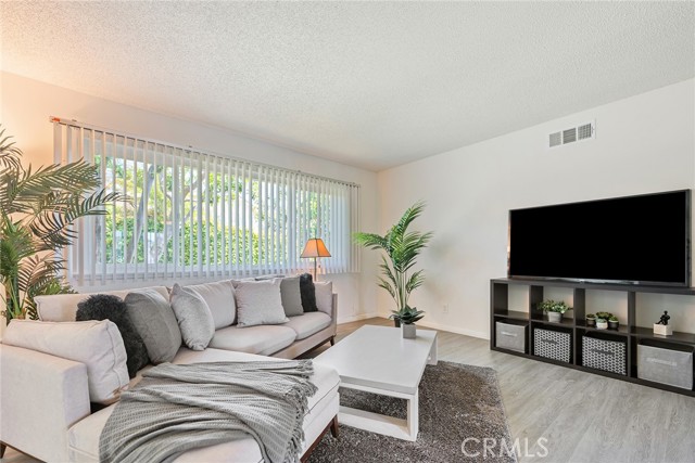Detail Gallery Image 15 of 55 For 557 S Gardner Dr, Orange,  CA 92866 - 3 Beds | 2 Baths