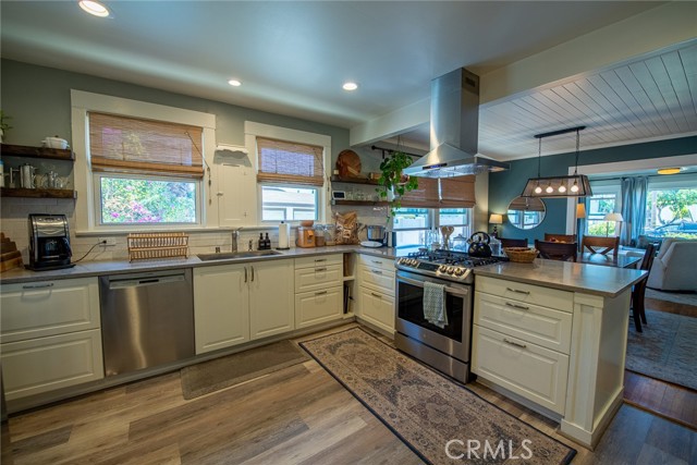 922 W 3rd Street, San Pedro CA: https://media.crmls.org/medias/5d108b7c-22e1-474f-aa4f-22a115c5de2e.jpg