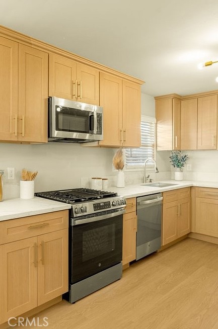 Detail Gallery Image 8 of 22 For 3929 W W. 119th Pl, Hawthorne,  CA 90250 - 3 Beds | 2 Baths