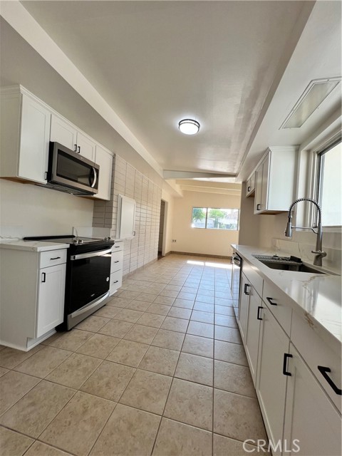 Detail Gallery Image 11 of 45 For 38710 Yucca Tree St, Palmdale,  CA 93551 - 4 Beds | 2 Baths