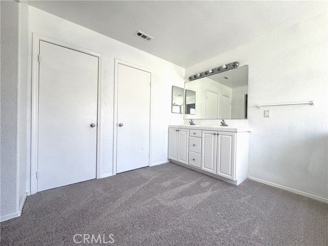 Detail Gallery Image 15 of 26 For 2709 E Avenue J4, Lancaster,  CA 93535 - 5 Beds | 2/1 Baths