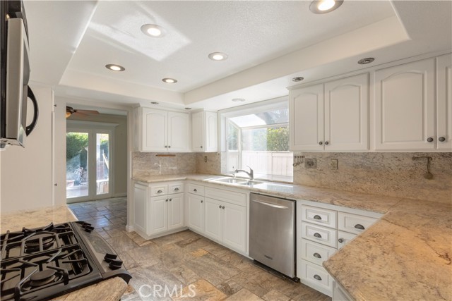 Detail Gallery Image 9 of 25 For 37515 Vineyard Knoll Dr, Murrieta,  CA 92562 - 3 Beds | 2/1 Baths