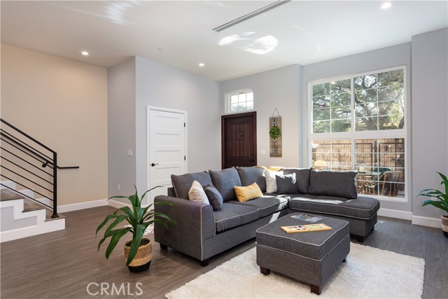 Detail Gallery Image 2 of 27 For 3236 Royal Oaks Dr #2,  Thousand Oaks,  CA 91362 - 3 Beds | 2/1 Baths