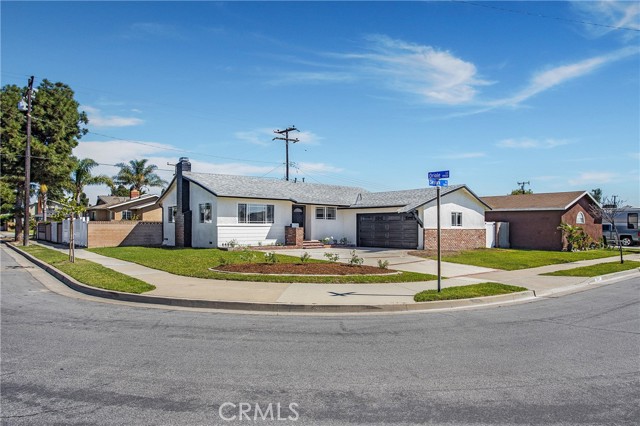 5041 Skylark Dr, Huntington Beach, CA 92649