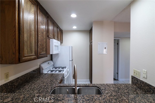 700 W La Veta Avenue, Orange CA: https://media.crmls.org/medias/5d154a23-fa0e-4140-a1a0-26d992431fc2.jpg