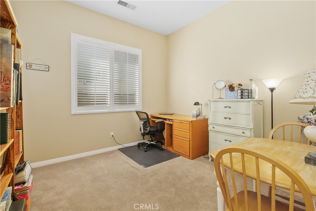https://media.crmls.org/medias/5d15d652-1459-4a55-a872-5599d01b83ae.jpg?preset=X-Large