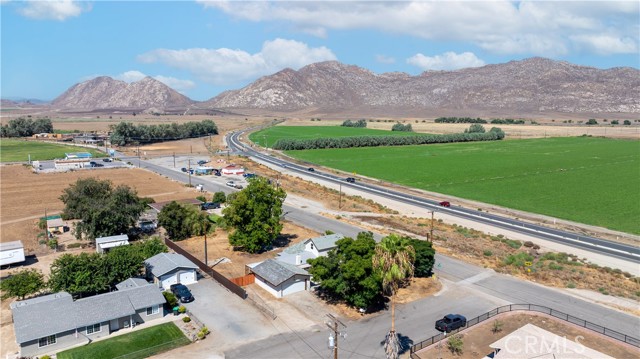 30985 Reservoir Avenue, Nuevo CA: https://media.crmls.org/medias/5d164a9a-f7c5-40b1-83fc-7e2a64c1a435.jpg