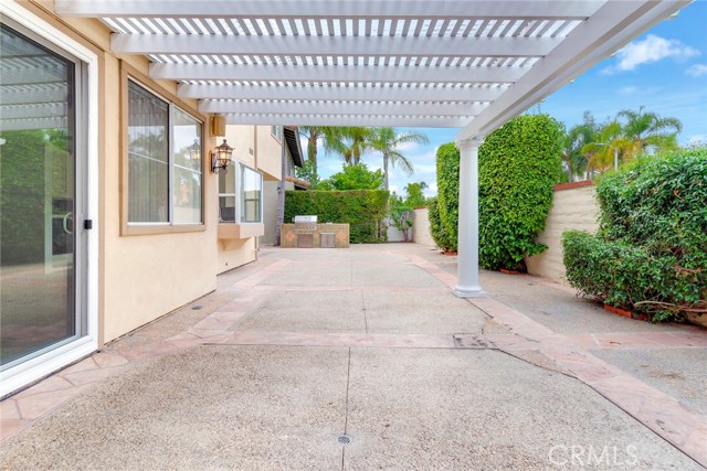 Private Backyard with Covered patio and Built-In BBQ