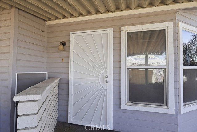Detail Gallery Image 3 of 21 For 930 S. Santa Victoria, Hemet,  CA 92543 - 3 Beds | 2 Baths