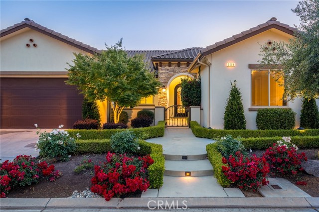 Detail Gallery Image 1 of 1 For 1584 N Middleburg Ln, Clovis,  CA 93619 - 3 Beds | 2/1 Baths
