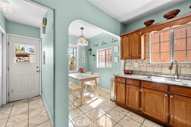 Detail Gallery Image 12 of 32 For 8464 San Miguel Ave, South Gate,  CA 90280 - 2 Beds | 1 Baths