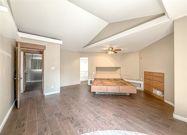 8835 Monogram Avenue, North Hills CA: https://media.crmls.org/medias/5d18a158-61b9-40d0-912b-aecb4ac88444.jpg