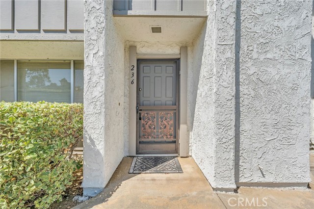 Detail Gallery Image 2 of 35 For 236 Green Heath Pl, Thousand Oaks,  CA 91361 - 3 Beds | 2/1 Baths