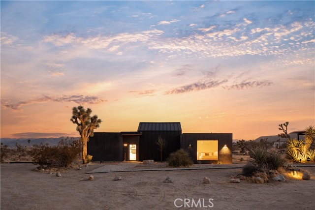 Detail Gallery Image 3 of 31 For 59068 Buena Vista, Yucca Valley,  CA 92284 - 3 Beds | 2 Baths