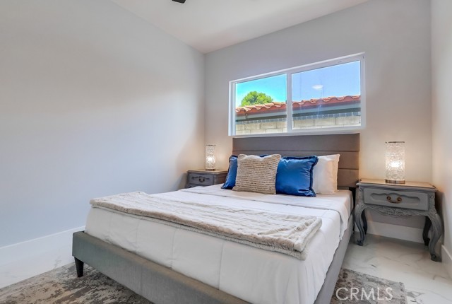 Detail Gallery Image 12 of 21 For 22555 Califa St, Woodland Hills,  CA 91367 - 7 Beds | 7 Baths
