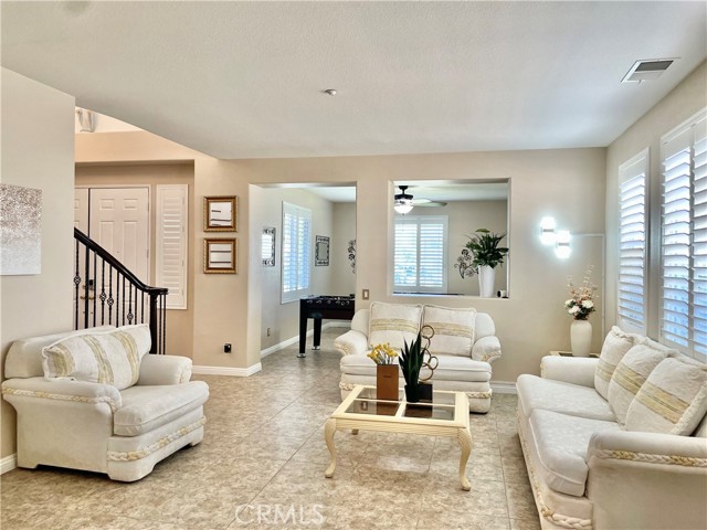 Detail Gallery Image 13 of 57 For 8004 Palm View Ln, Riverside,  CA 92508 - 6 Beds | 4/1 Baths