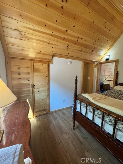 Detail Gallery Image 34 of 44 For 38532 N Shore Dr, Fawnskin,  CA 92333 - 3 Beds | 2/1 Baths