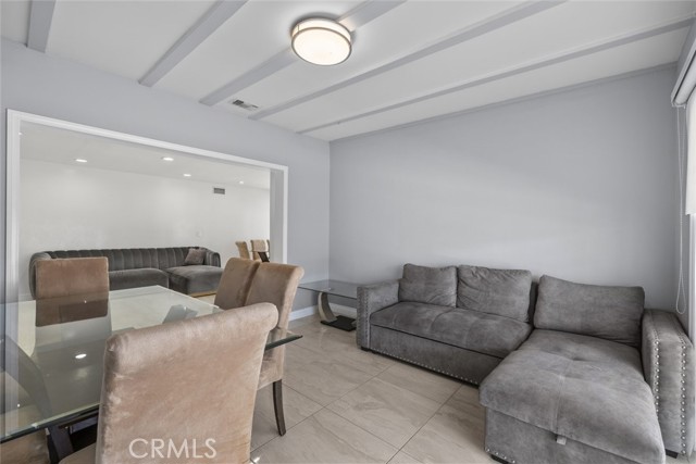 Detail Gallery Image 14 of 41 For 12628 Stagg St, North Hollywood,  CA 91605 - 4 Beds | 2 Baths