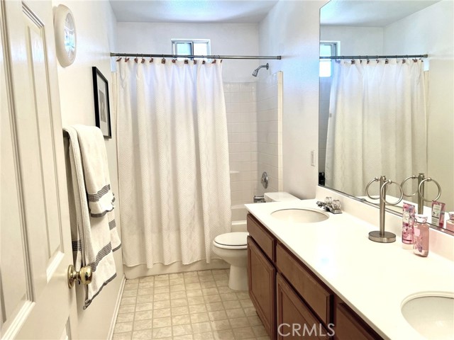 Detail Gallery Image 12 of 18 For 1559 Carleton Ct, Corona,  CA 92881 - 4 Beds | 2/1 Baths