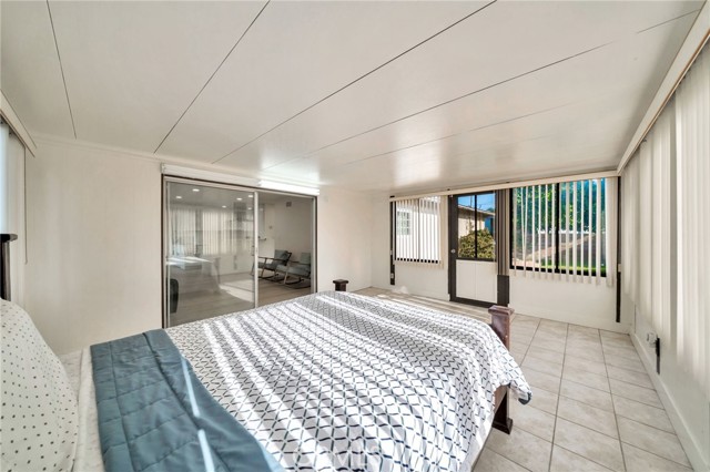 17121 Granada Lane, Huntington Beach CA: https://media.crmls.org/medias/5d1e3708-0db1-4eab-8653-77d59fed83f2.jpg