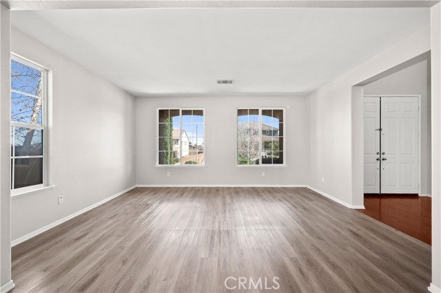 Detail Gallery Image 8 of 62 For 42437 71st, Lancaster,  CA 93536 - 5 Beds | 4 Baths