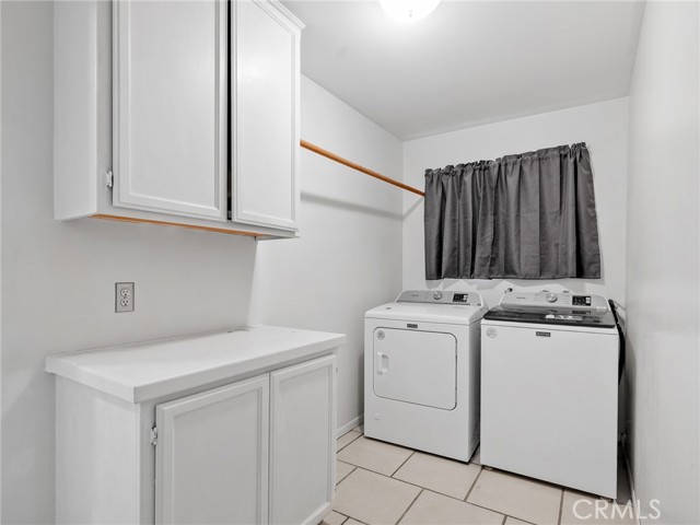 16409 Pauhaska Court, Apple Valley CA: https://media.crmls.org/medias/5d1eb70d-cb78-4a32-acf9-0d3906c64b27.jpg