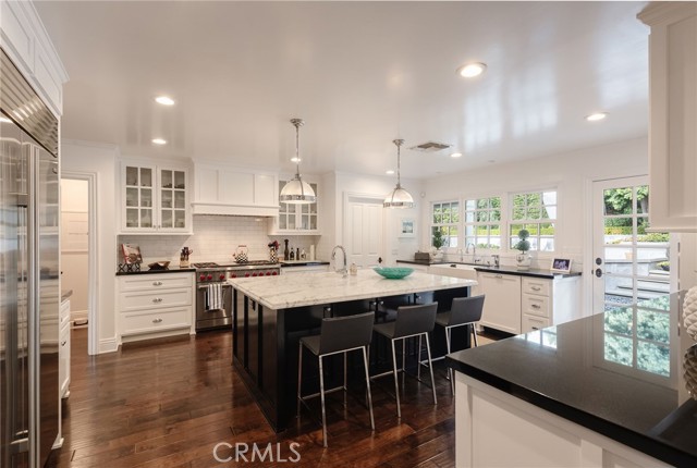 5433 Castle Knoll Road, La Canada Flintridge CA: https://media.crmls.org/medias/5d1f2ae0-4e46-4c1a-a775-ebf212b47d77.jpg