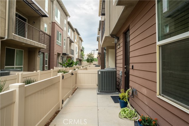 Detail Gallery Image 35 of 53 For 20618 Desert Ash, Winnetka,  CA 91306 - 4 Beds | 4 Baths