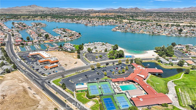 13699 Spring Valley Parkway, Victorville CA: https://media.crmls.org/medias/5d21b0c2-409e-40ce-ab55-839754c48916.jpg