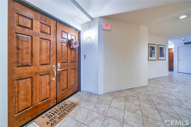 Detail Gallery Image 34 of 46 For 235 S Gale #102,  Beverly Hills,  CA 90211 - 2 Beds | 2 Baths