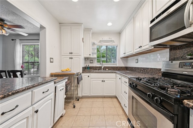 Detail Gallery Image 8 of 36 For 2251 E 63rd St, Long Beach,  CA 90805 - 3 Beds | 2 Baths