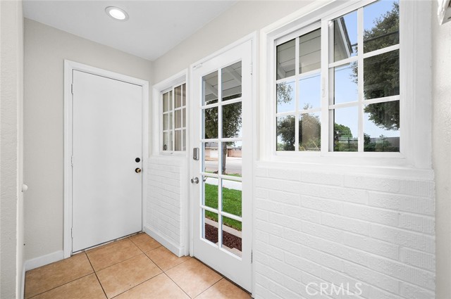 1302 N San Antonio Avenue, Upland CA: https://media.crmls.org/medias/5d22f508-8f46-4fd2-a8fb-68fa6f511050.jpg