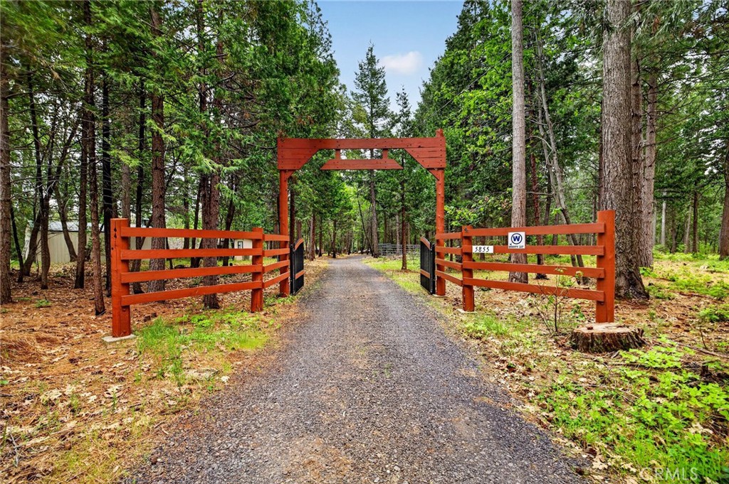 https://media.crmls.org/medias/5d23910f-7d49-4d44-a236-3031d1eec541.jpg?preset=X-Large