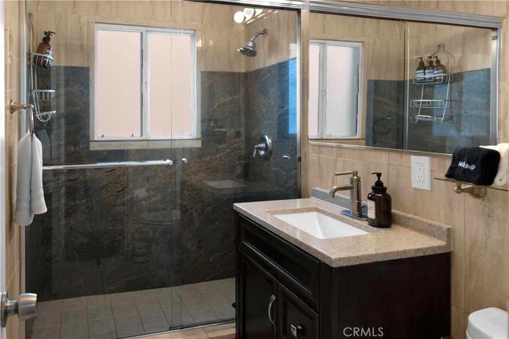 https://media.crmls.org/medias/5d23e37b-3bc9-4f99-b58e-81857dc34b59.jpg?preset=X-Large