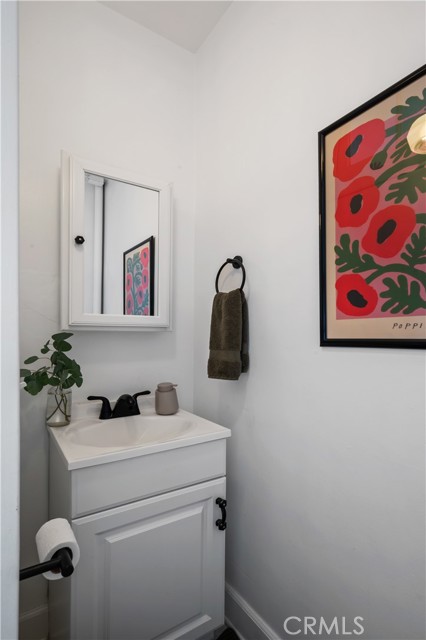 Detail Gallery Image 16 of 38 For 5022 E Broadway, Long Beach,  CA 90803 - 2 Beds | 2 Baths