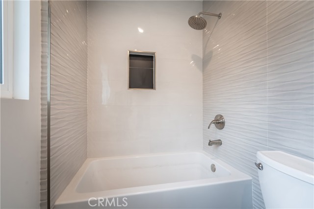 Detail Gallery Image 31 of 73 For 3362 Bellota, Los Angeles,  CA 90027 - 5 Beds | 5 Baths