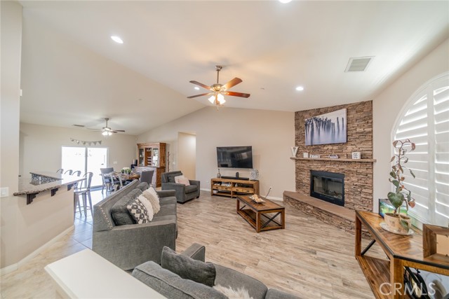 13546 Rincon Road, Apple Valley CA: https://media.crmls.org/medias/5d24fcb7-befb-4587-90fa-e8410e9740ed.jpg