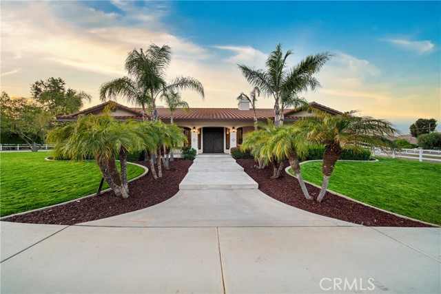 9394 Gum Tree Drive, Corona CA: https://media.crmls.org/medias/5d251b3b-438e-4f78-9f0e-7ce38d1cdae6.jpg