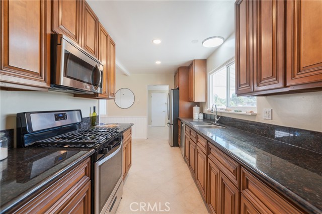 27945 Alvarez photo 38