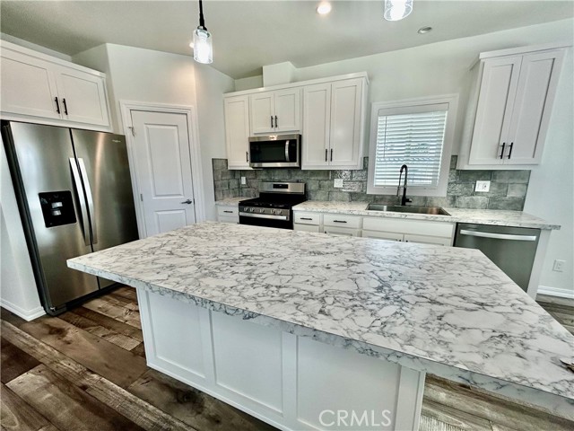 Detail Gallery Image 7 of 27 For 1536 S State St #28,  Hemet,  CA 92543 - 3 Beds | 2 Baths
