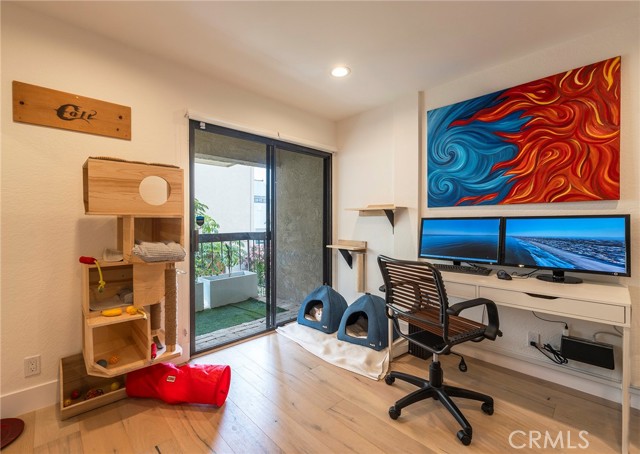 703 4th Street, Hermosa Beach, California 90254, 2 Bedrooms Bedrooms, ,1 BathroomBathrooms,Residential,Sold,4th,SB23070770