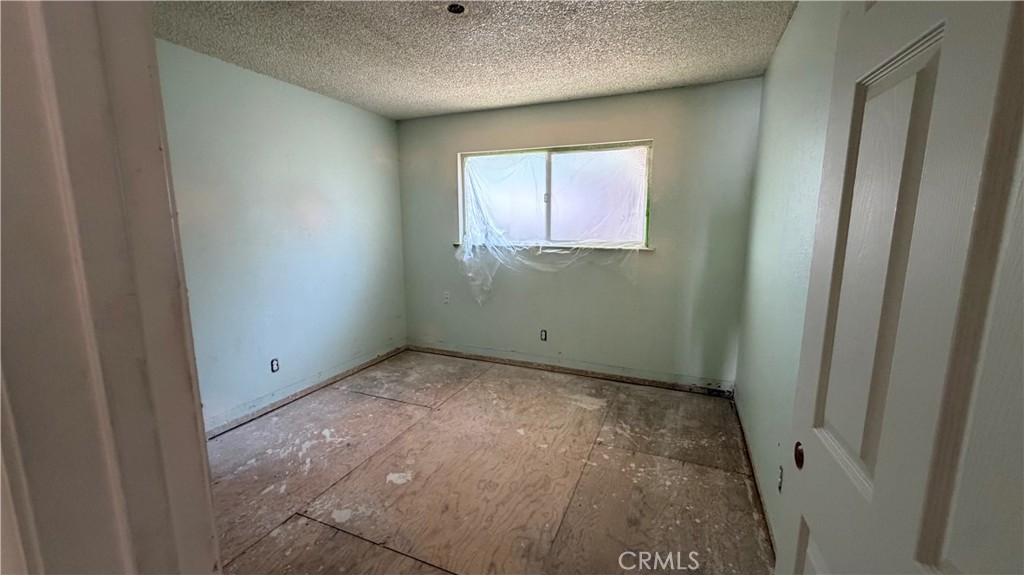 https://media.crmls.org/medias/5d27dea1-3ae7-442a-b9f3-c793c89665bb.jpg?preset=X-Large