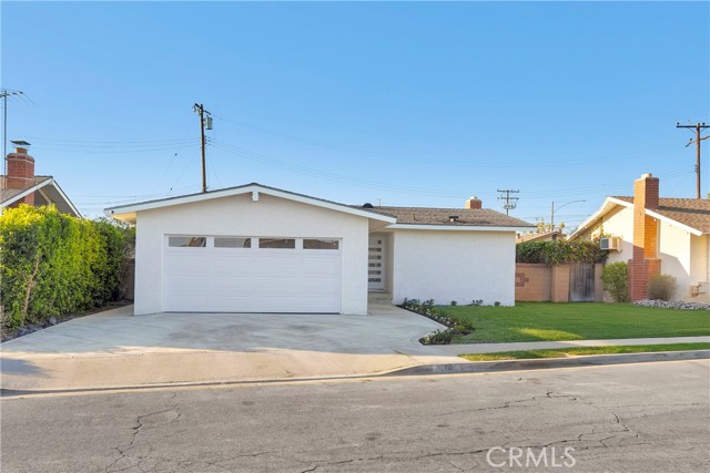 8381 E Blithedale Street, Long Beach CA: https://media.crmls.org/medias/5d28fb2f-631d-4686-a790-3d471bbbb6e5.jpg