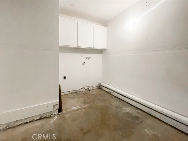 17081 Green Lane, Huntington Beach CA: https://media.crmls.org/medias/5d2afa27-d0b6-4bb0-b00f-30857ee05e54.jpg