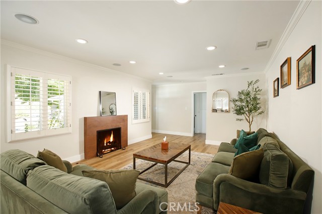 3330 Henrietta Avenue, La Crescenta CA: https://media.crmls.org/medias/5d2b2650-349d-474f-821f-59b3b525fcbd.jpg