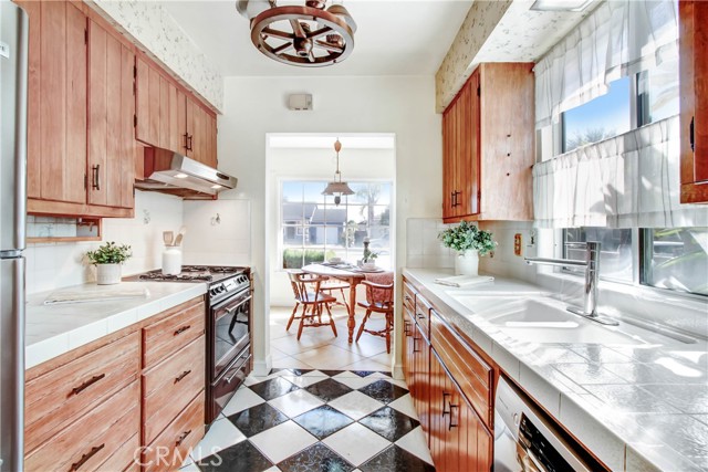 KITCHEN WITH TONS OF CABINET SPACE