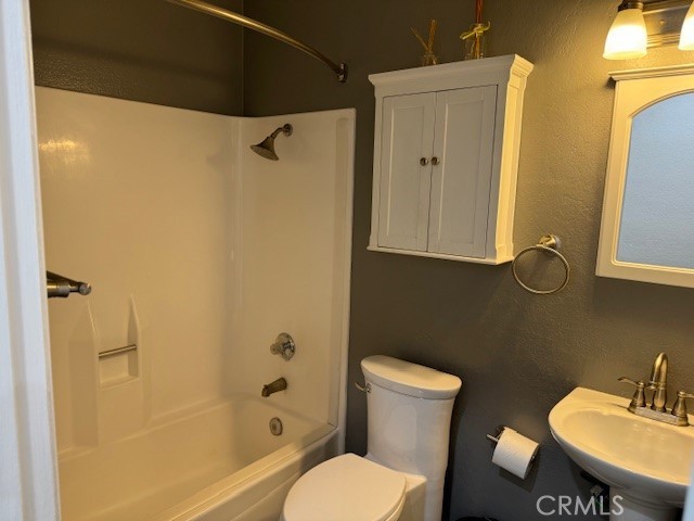 https://media.crmls.org/medias/5d2cb741-d2aa-4400-9996-d49085d51166.jpg?preset=X-Large